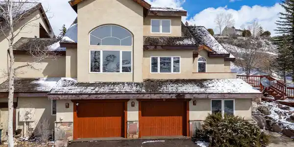 11 Hackamore