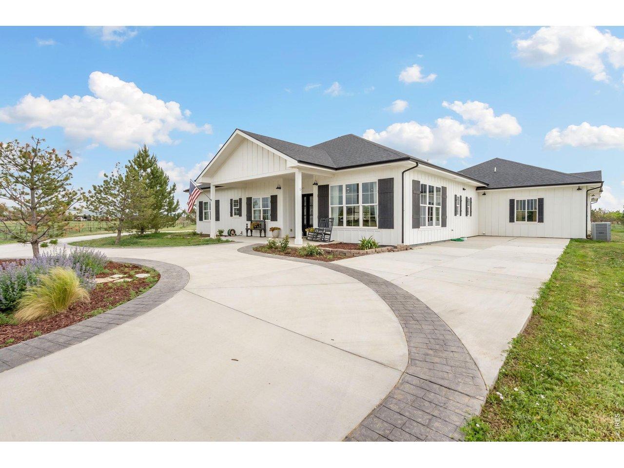 Image 2: 100 Curtis Lake LN