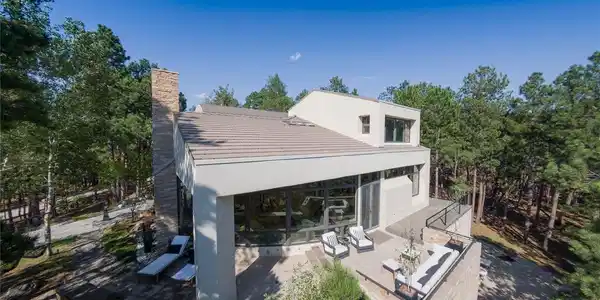 Image 2: Incredible windows & terrace overhand Image 2: Incredible windows & terrace overhand