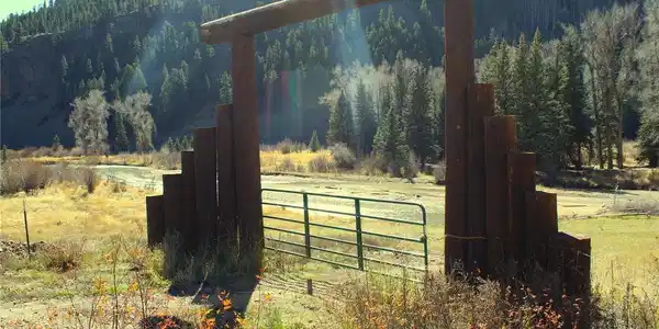 Image 2: Entrance gate.