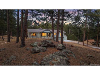 8836 Surrey Dr