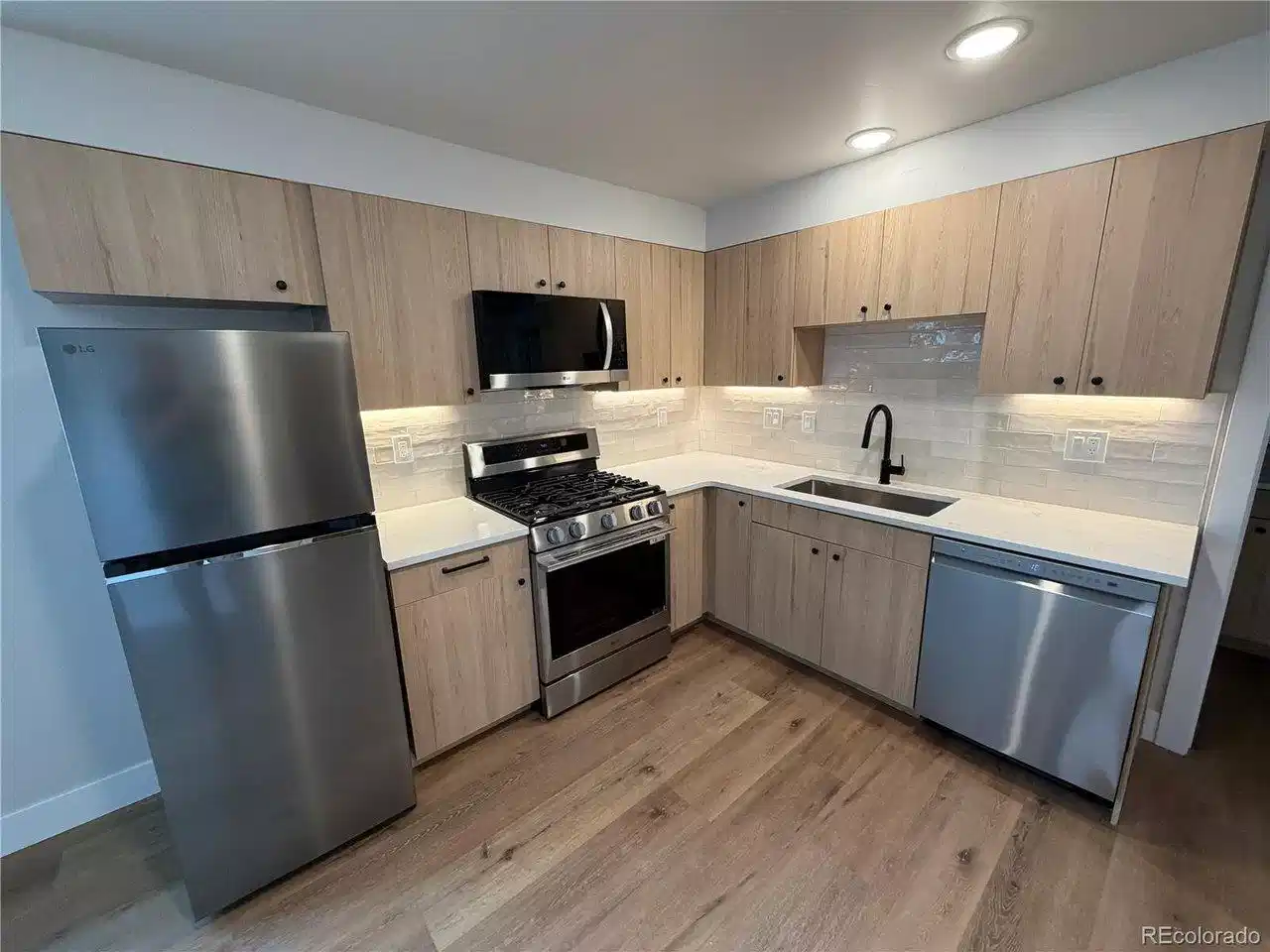 Image 1: Unit 303 kitchen Image 1: Unit 303 kitchen