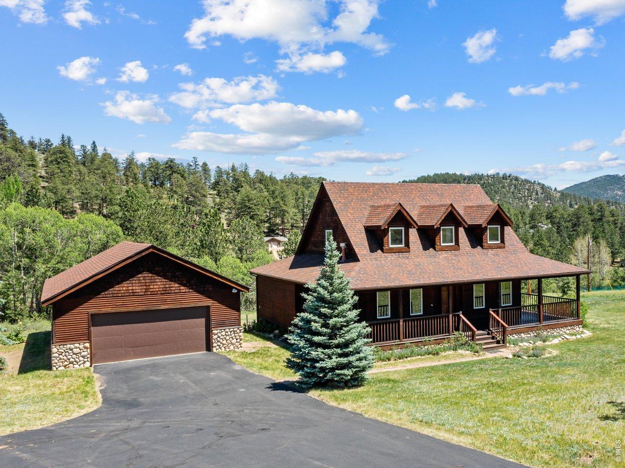 Image 3: Oversized detached garage Image 3: Oversized detached garage
