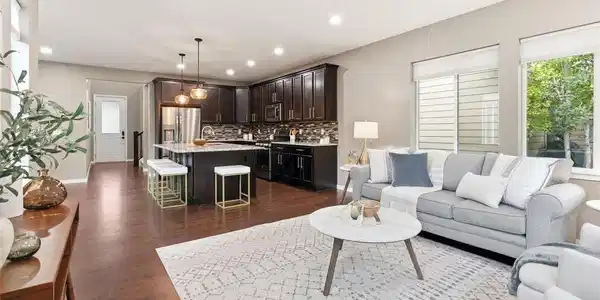 Image 4: Open Floor Plan