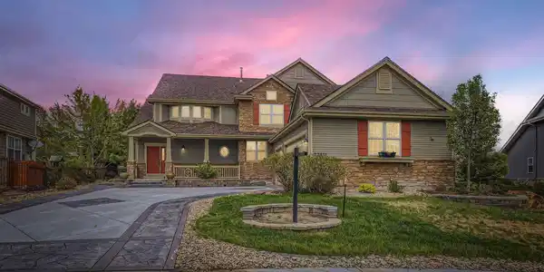 22911 E Euclid Cir