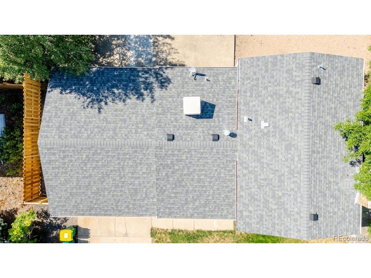 Image 4: Roof replaced in 2019