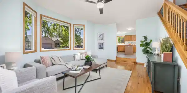2437 Maplewood E