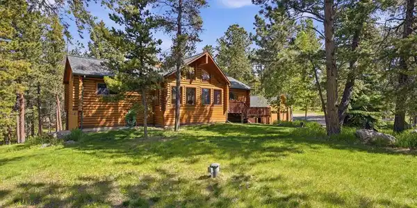 Image 2: Luxury Log Home in the Sky! Image 2: Luxury Log Home in the Sky!