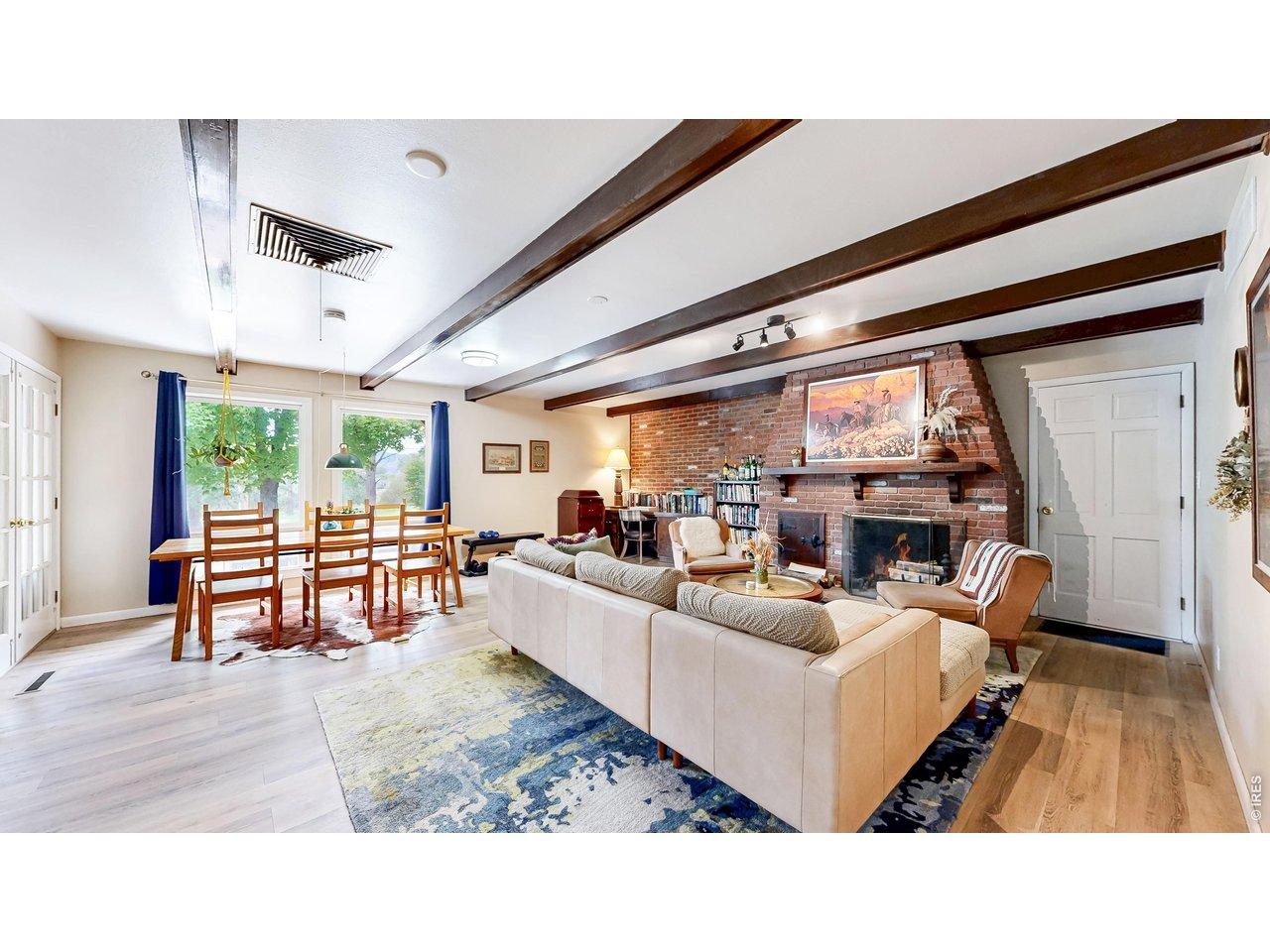 Image 4: Living room Image 4: Living room