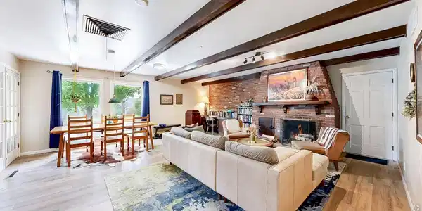 Image 4: Living room Image 4: Living room