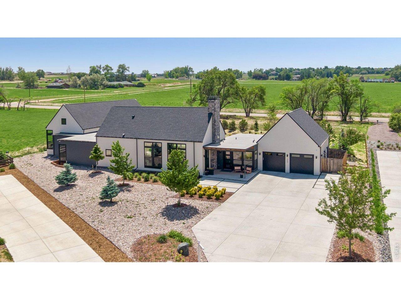 Image 4: Modern Luxury Farmhouse Image 4: Modern Luxury Farmhouse