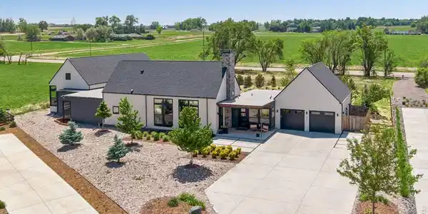 Image 4: Modern Luxury Farmhouse Image 4: Modern Luxury Farmhouse