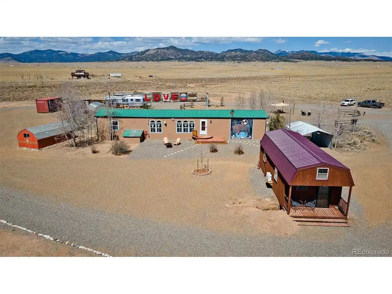 Image 1: Large Fully operational 3 building business on 35 acres