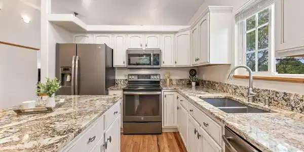 Image 4: Gorgeous granite