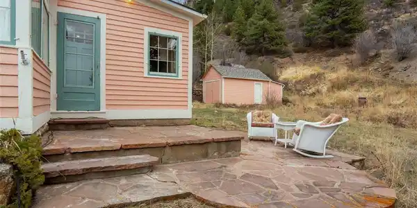 Image 3: entry to kitchen / BBQ access to expansive yard Image 3: entry to kitchen / BBQ access to expansive yard