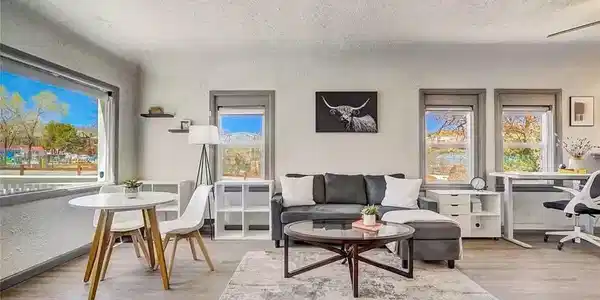 Image 2: Main Floor Unit Image 2: Main Floor Unit