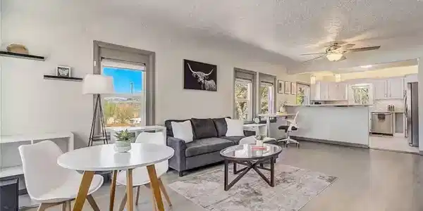 Image 3: Main Floor Unit Image 3: Main Floor Unit