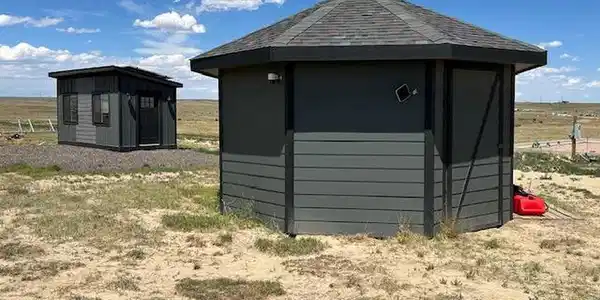 Image 3: Small ag building and an office Image 3: Small ag building and an office