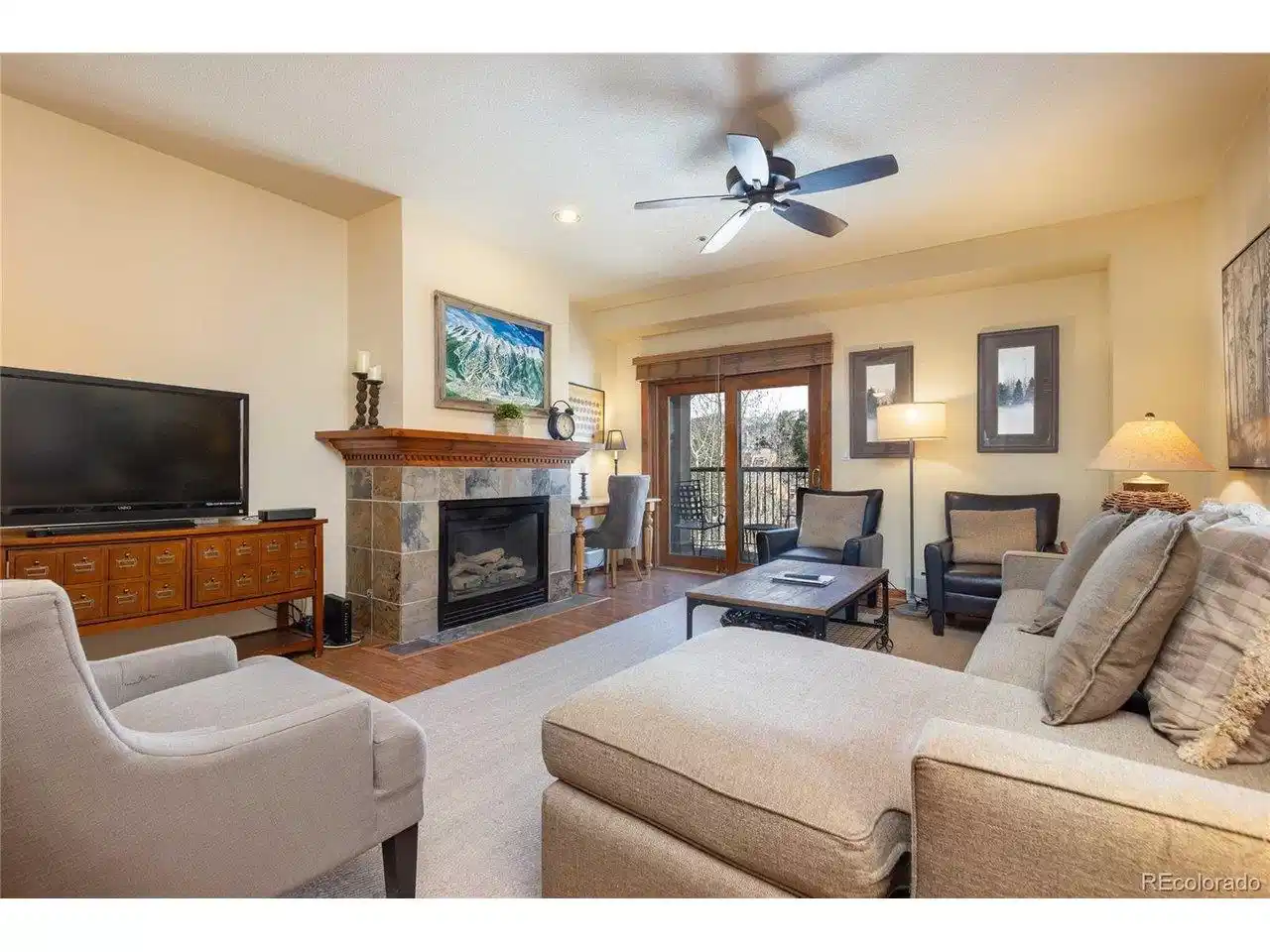 Image 1: Living room Image 1: Living room