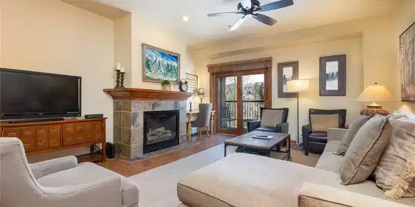 505 S Main St