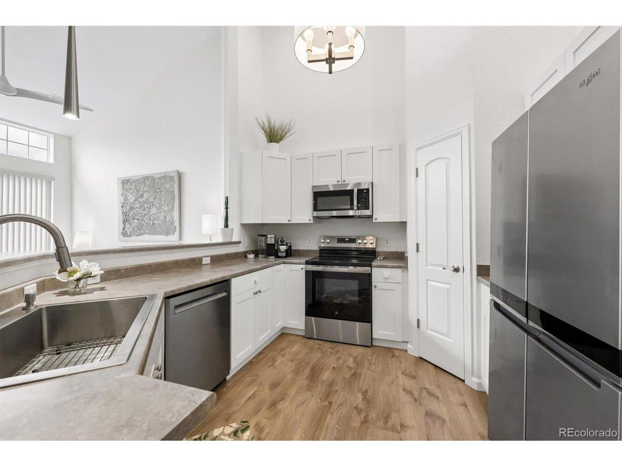 Image 3: Updated Kitchen with Stainless Appliances Image 3: Updated Kitchen with Stainless Appliances