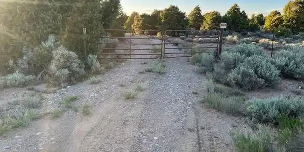 Image 2: Front gate. Image 2: Front gate.