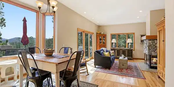 Image 4: Breakfast Area looking into the family room Image 4: Breakfast Area looking into the family room
