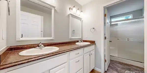 Image 4: Primary Bath