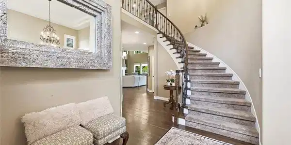 Image 4: Grand entry foyer with sweeping staircase Image 4: Grand entry foyer with sweeping staircase