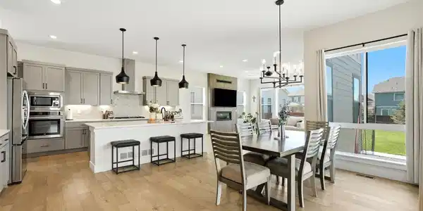 Image 2: Nice open floorpan Image 2: Nice open floorpan