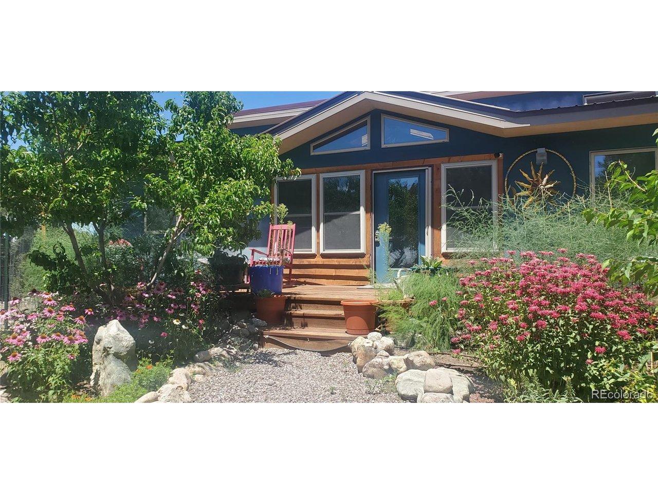 Image 3: front garden main house Image 3: front garden main house
