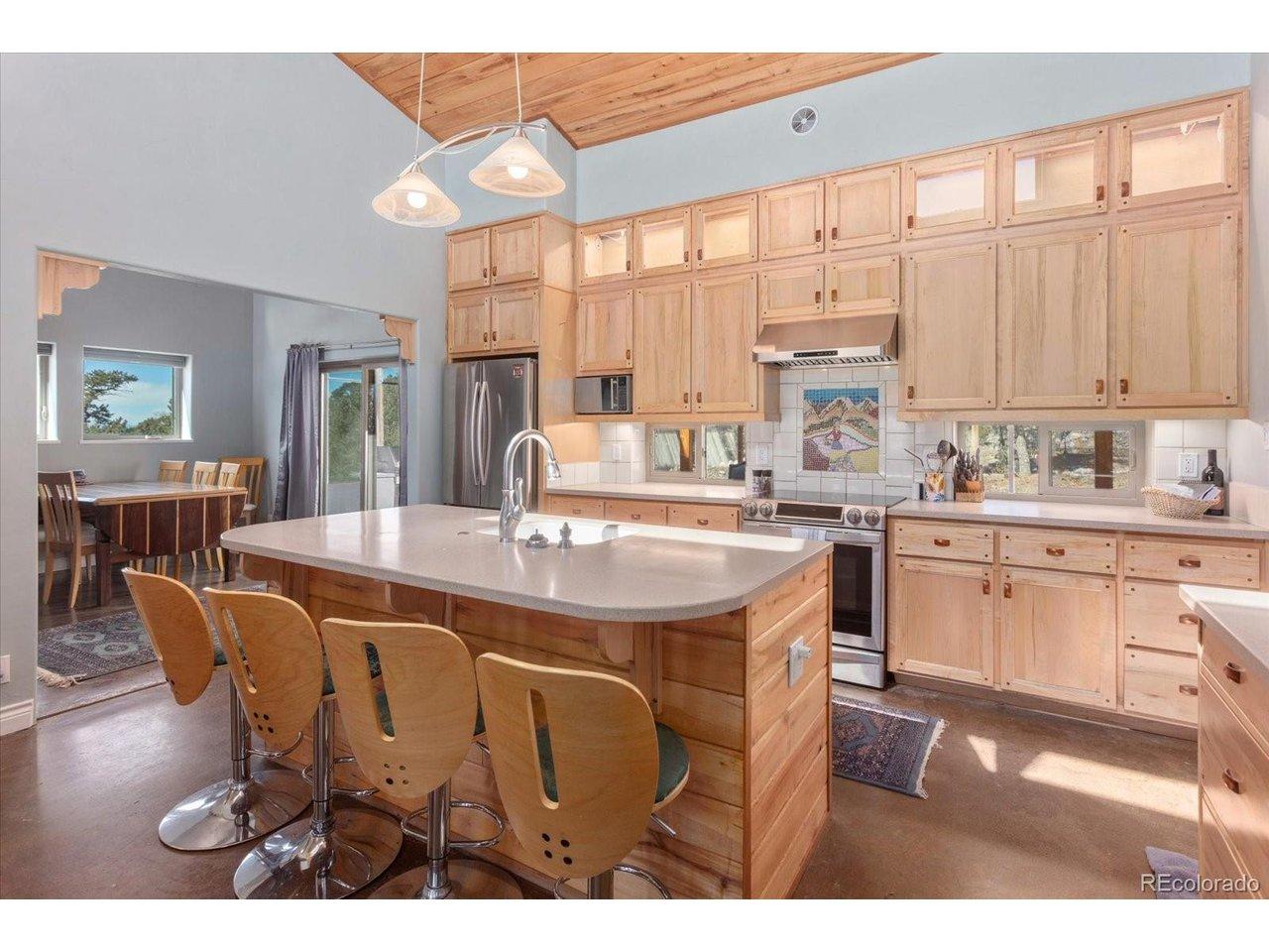 Image 4: main house eat in kitchen Image 4: main house eat in kitchen