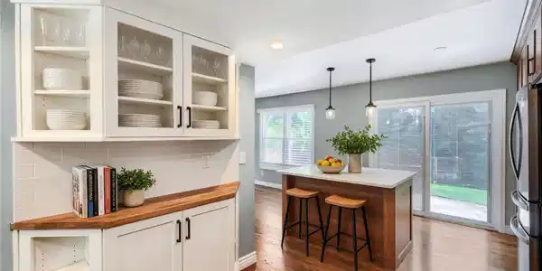 Image 3: Generous kitchen storage and custom lighting Image 3: Generous kitchen storage and custom lighting