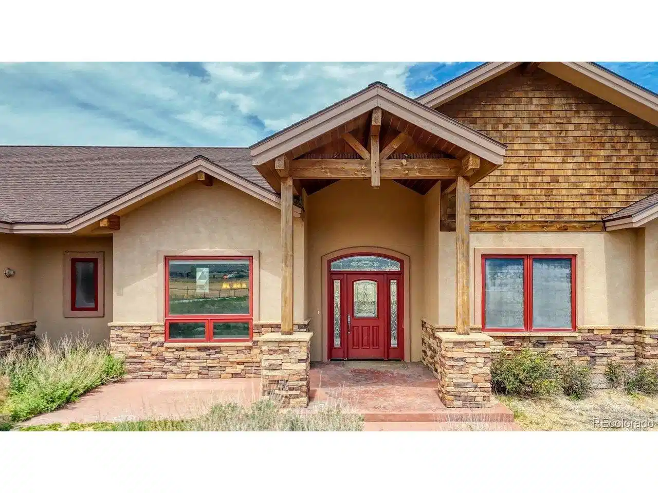 Image 1: Custom Home in Mountain View Farms