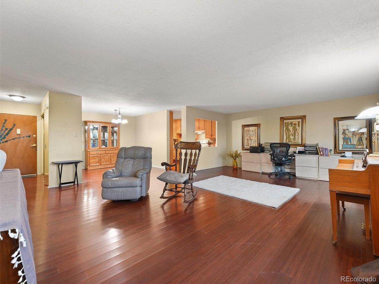 Image 4: This unit is one of the larger in Windsor Gardens