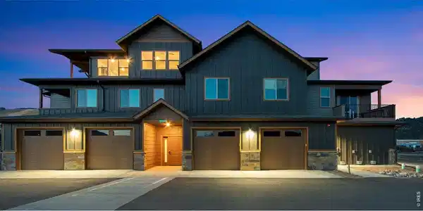 Image 2: One car garage included in the sale. Image 2: One car garage included in the sale.