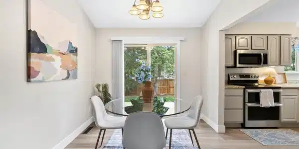 Image 4: Dining room to kitchen Image 4: Dining room to kitchen