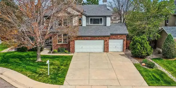 5305 W Lake