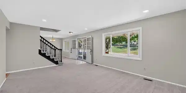 Image 4: Living Room with Park Views Image 4: Living Room with Park Views