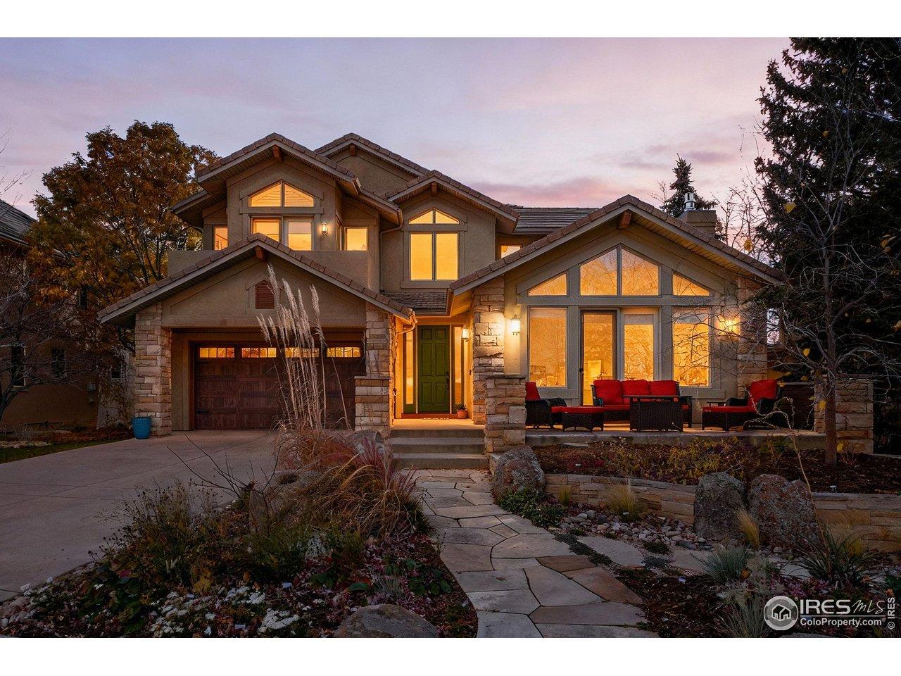 Image 4: This north Boulder home has a welcoming glow. Image 4: This north Boulder home has a welcoming glow.