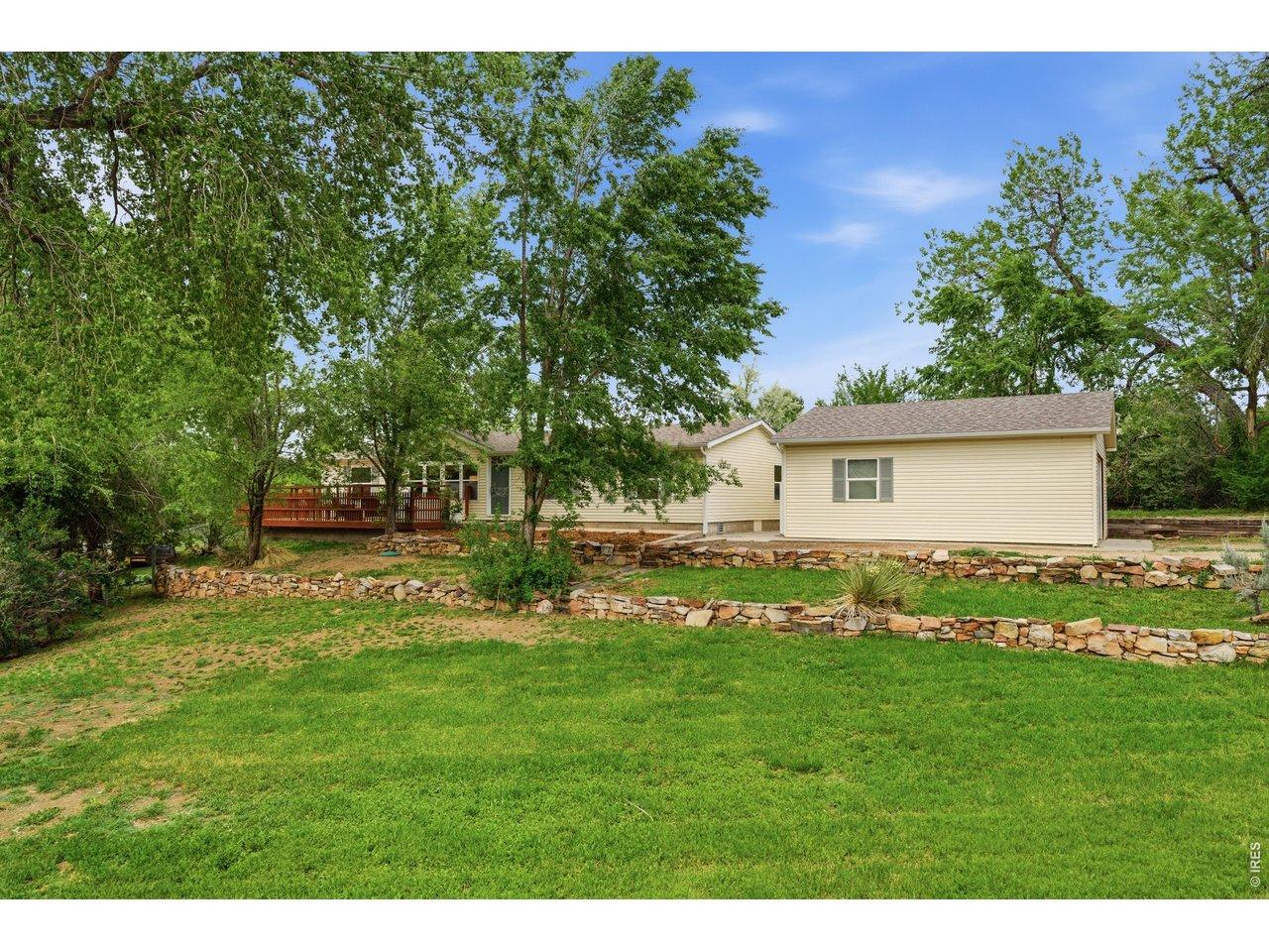 Image 4: 2-car Detached Garage is fully insulated, oversized, and has plenty of shop/hobby space Image 4: 2-car Detached Garage is fully insulated, oversized, and has plenty of shop/hobby space