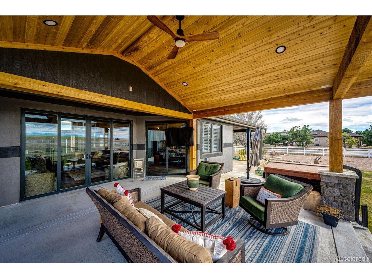 Image 3: Covered patio Image 3: Covered patio
