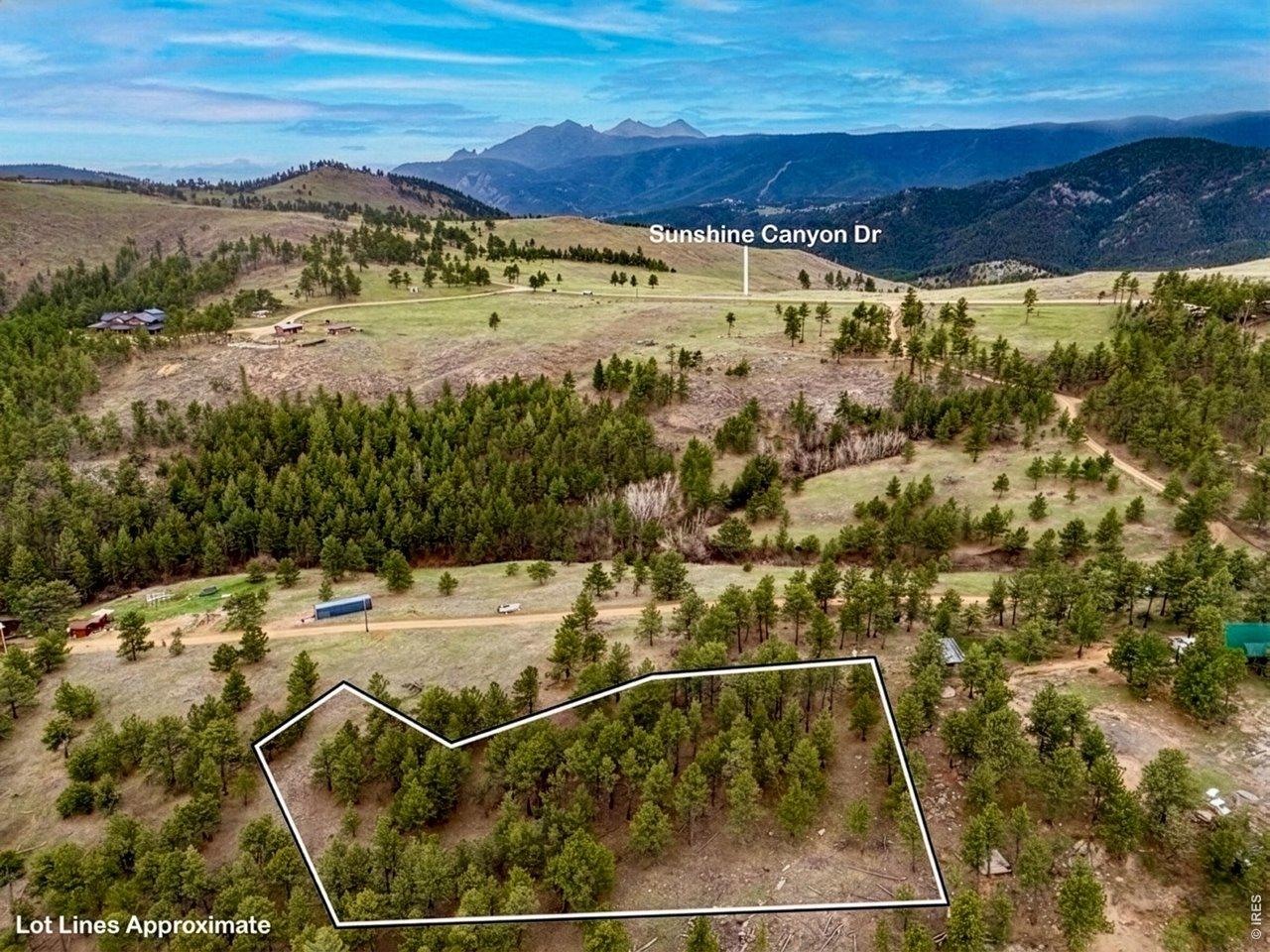 Image 2: Please be aware that any land and/or structures shown in the listing photos outside of the approximate lot lines are not for sale. Image 2: Please be aware that any land and/or structures shown in the listing photos outside of the approximate lot lines are not for sale.