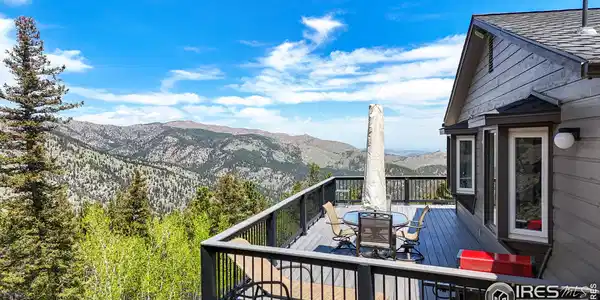 1100 Deer Trail