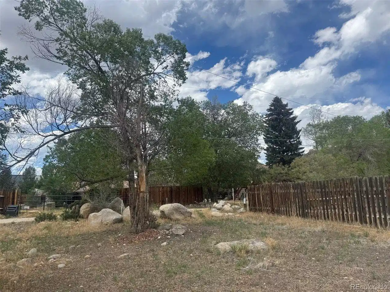 Image 1: Great lot for a new build