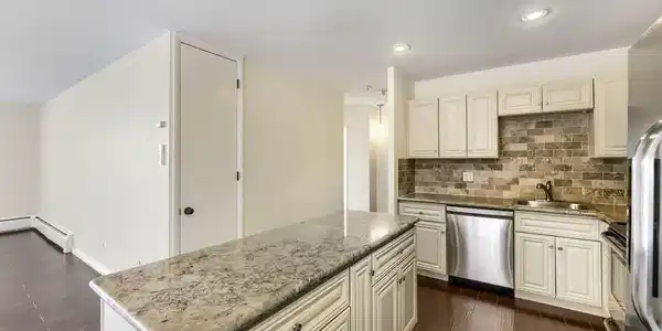 Image 3: Kitchen Image 3: Kitchen