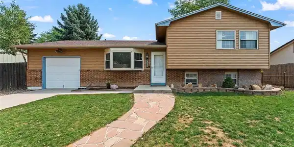 7368 Colonial Dr