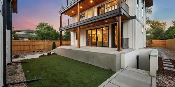 Image 3: Back of Home Image 3: Back of Home