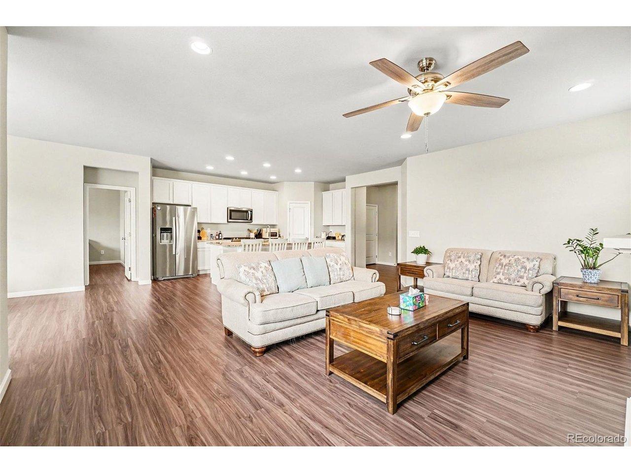 Image 2: Living Room Image 2: Living Room