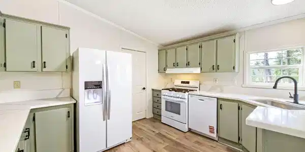 Image 3: Kitchen Image 3: Kitchen